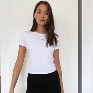 Babaton Everyday Cropped baby tee (in yellow)